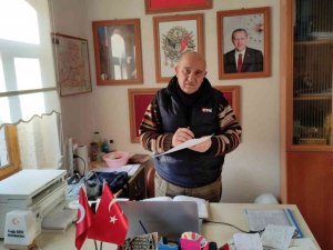 Mahalle muhtarları tüm mesailerini kedi ve  köpekleri kayıt altına almaya harcıyor