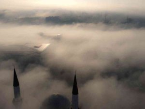 Sis bulutları altındaki Karabük Üniversitesi eşsiz görüntüler oluşturdu