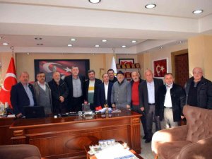 Belediye Başkanına hizmetlerinden dolayı teşekkür ettiler