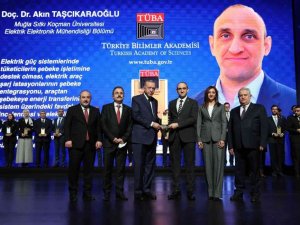 MSKÜ’lü Akademisyen ‘TÜBA Bilim Ödülü’nü Cumhurbaşkanı Erdoğan’dan aldı