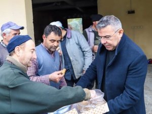 Başkan Güler’den Gönüllü vatandaşlara baklava ikramı
