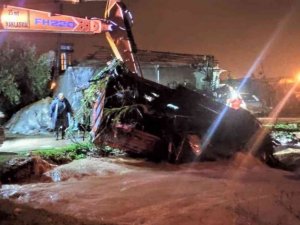 Kumluca’da fırtına mesaisi