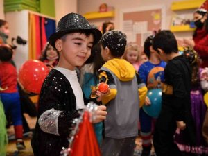 Konyaaltı’nda çocuklar için yılbaşı eğlencesi