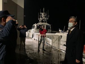 Kuşadası Kaymakamı Yücel, yılbaşı gecesi güvenlik noktalarını gezdi