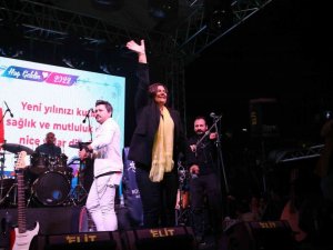 Başkan Çerçioğlu, yeni yıla Kent Meydanı’nda girdi