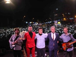 Marmaris 2022’ye coşku ile girdi