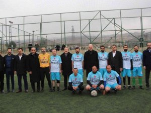 Bakan Soylu, maçın başlama vuruşunu yaptı