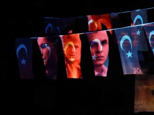 Şehit Eren Bülbül’ün fotoğrafı doğum gününde Ankara Kalesi’ne yansıtıldı