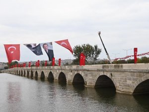 Bakan Karaismailoğlu: “Tarihi köprülerimiz bu topraklardaki tapu senetlerimizdir”