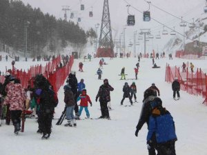 Palandöken’de düşe kalka kayak keyfi