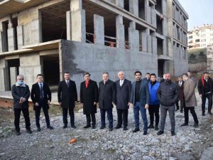 AK Parti teşkilatı sağlık yatırımlarını inceledi