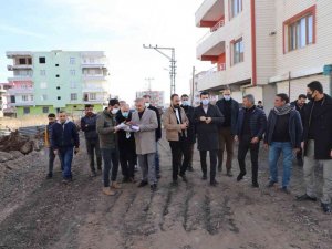 Çelikevler’de şebeke ve kanalizasyon çalışmaları devam ediyor