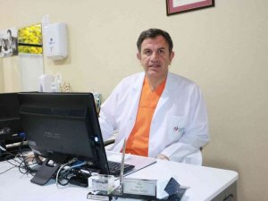 Buzu fark etmeyip düştü, belini kırdı