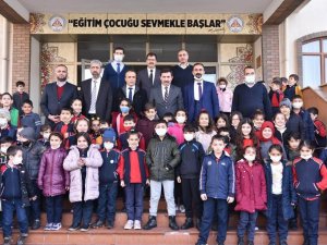 Hasan Kılca: “Eğitimin, eğitimcinin ve öğrencinin yanındayız”