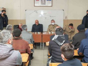 Başkan Vekili Aydın: “Muhtar ve hemşehrilerimizin görüşlerini önemsiyoruz”