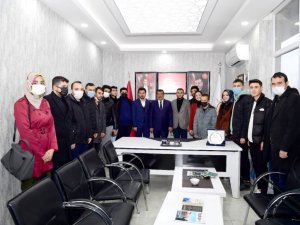 Başkan Gürkan, AK Parti Yeşilyurt İlçe Başkanlığını ziyaret etti