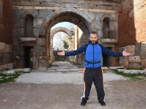 296 gündür yürüyen sanatçı İznik’te