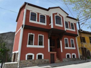 Bozüyük Belediye Tiyatro Ekibi Sanatevi’nde ilk misafirleriyle buluşuyor