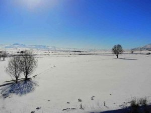 Kar ve buzun birleştiği beyaz kentte görsel şölen