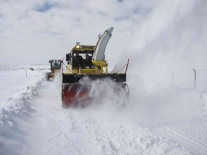 Erzincan’da kardan 99 köy yolu ulaşıma kapandı