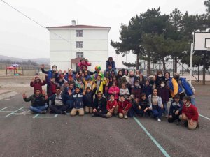 Kırsal mahalledeki öğrencilere sosyal etkinlik