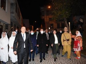 "Kurtuluş Sokağı" koreografisi