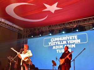 Ülkücüler "Cumhuriyete Yüzyıllık Yemin” yemin gecesinde buluştu