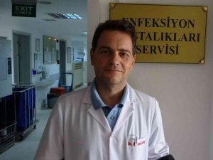 Prof. Dr. Selçuk Kaya: “Omicron varyantının akciğerler boyutunda tahribat yapıcı bir etkisi şimdilik gözükmüyor”