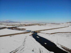 Kars’ta beyaz ile mavi büyülüyor