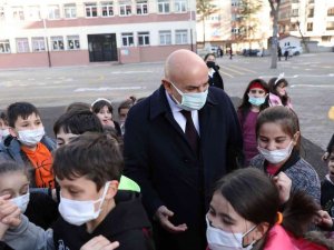 Başkan Altınok’tan okullara yeni yıl ziyareti