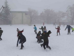 Bu şehir siste kayboldu, kartpostallık görüntüler oluştu
