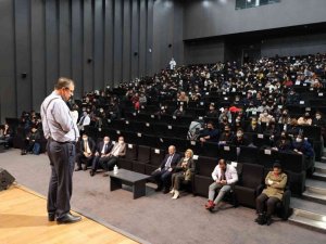 Yazar Hayati İnanç Tekden’li öğrencilerle buluştu