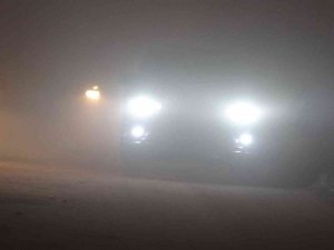 Yüksekova’da yoğun sis: Görüş mesafesi 5 metreye düştü