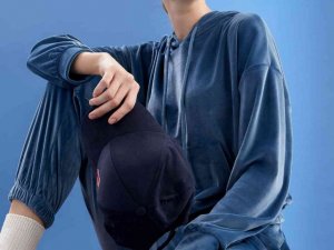 Kadife kumaşlar günlük stille buluşuyor