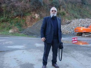 Üç kez kapatıp açtığı yolu yine ulaşıma kapattı ama bu kez tekrar açmayı düşünmüyor