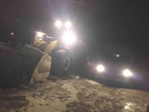 Diyadin’de kar nedeniyle kapanan yollar ulaşıma açıldı