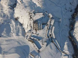 Baksı Müzesi karla kaplandı görsel şölen oluşturdu