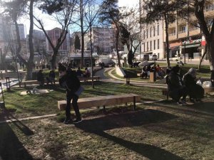 Güneşli havayı gören Bilecikliler kendini dışarı attı