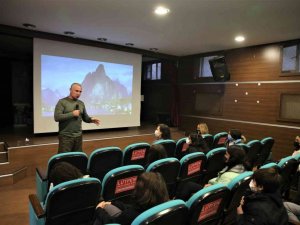Güven İslamoğlu Başakşehirli çocuklara sıfır atığın önemini anlattı