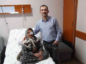 6 çocuklu 15 torun sahibi 97 yaşındaki Fadime nine ışığı gördü