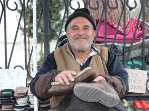 Sadece para kazanmak için değil, yaşlanmamak için çalışıyor