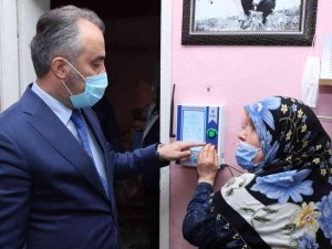 Bursa’da kimsesiz ve yaşlı hastalara "Gönül Bağı" ile teknolojik online takip