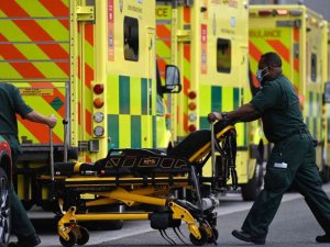 Londra’da ordudan hastanelere Covid-19 ile mücadelede destek