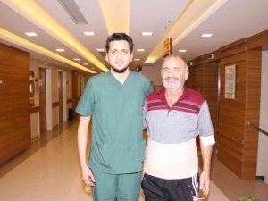 Uzman ekiple rektum kanseri cerrahisi yüz güldürüyor