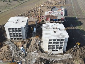 Hayrabolu’da TOKİ konutları yükseliyor