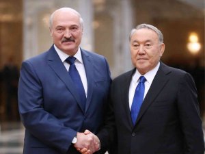 Belarus Devlet Başkanı Lukaşenko, Kazakistan’ın eski Cumhurbaşkanı Nazarbayev ile görüştü