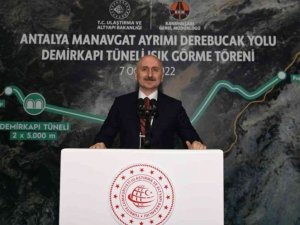 Bakan Karaismailoğlu: “Demirkapı Tüneli’nde ışık göründü”