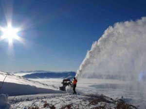 Kar püskürtme çalışmaları kartpostallık görüntüler oluşturdu