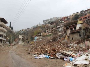 Türkiye rekorunun kırıldığı Cedit’te yıkım işlemlerinin yüzde 50’si tamamlandı