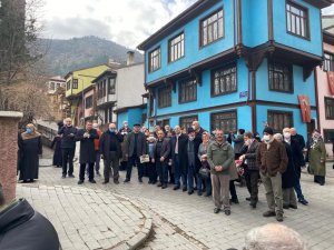 Ümraniye Muhtarlar Derneği üyeleri Afyonkarahisar’ın tarihi sokaklarını gezdi